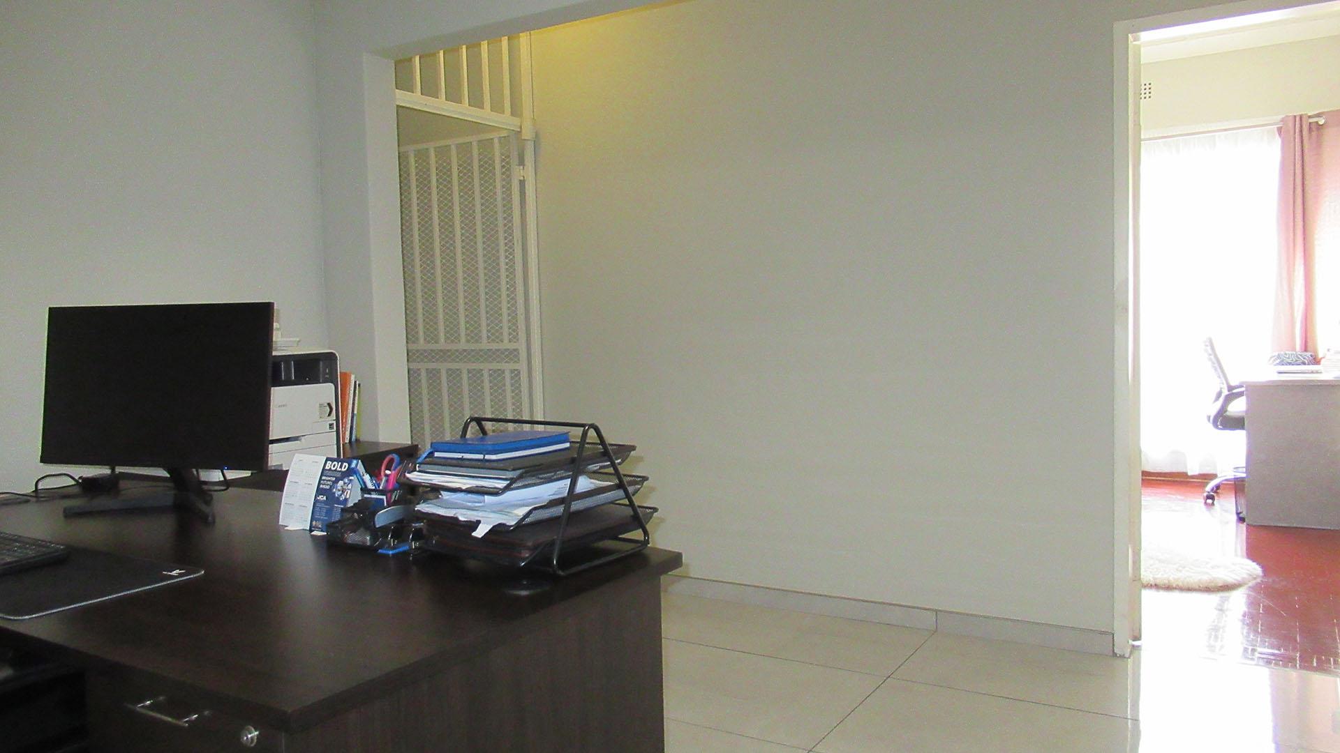 Study - 10 square meters of property in Blairgowrie