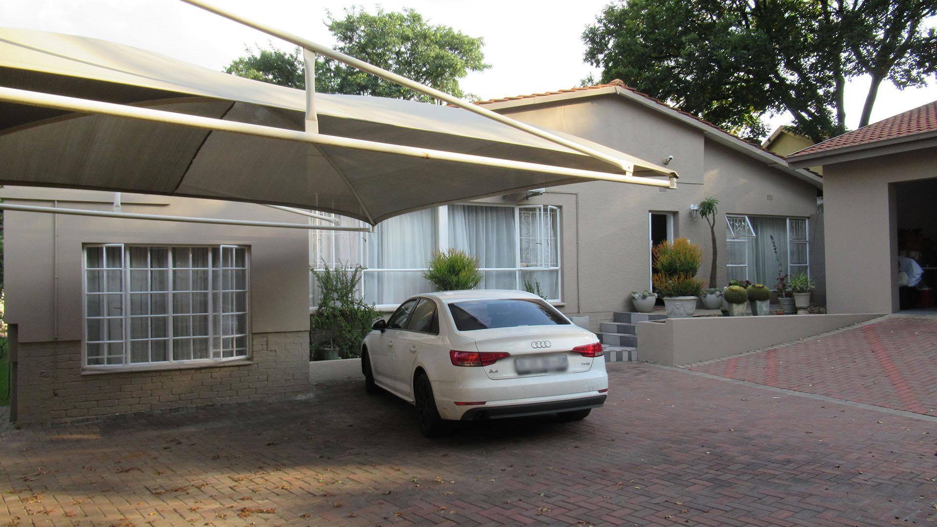 Front View of property in Blairgowrie