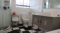 Main Bathroom - 8 square meters of property in Blairgowrie
