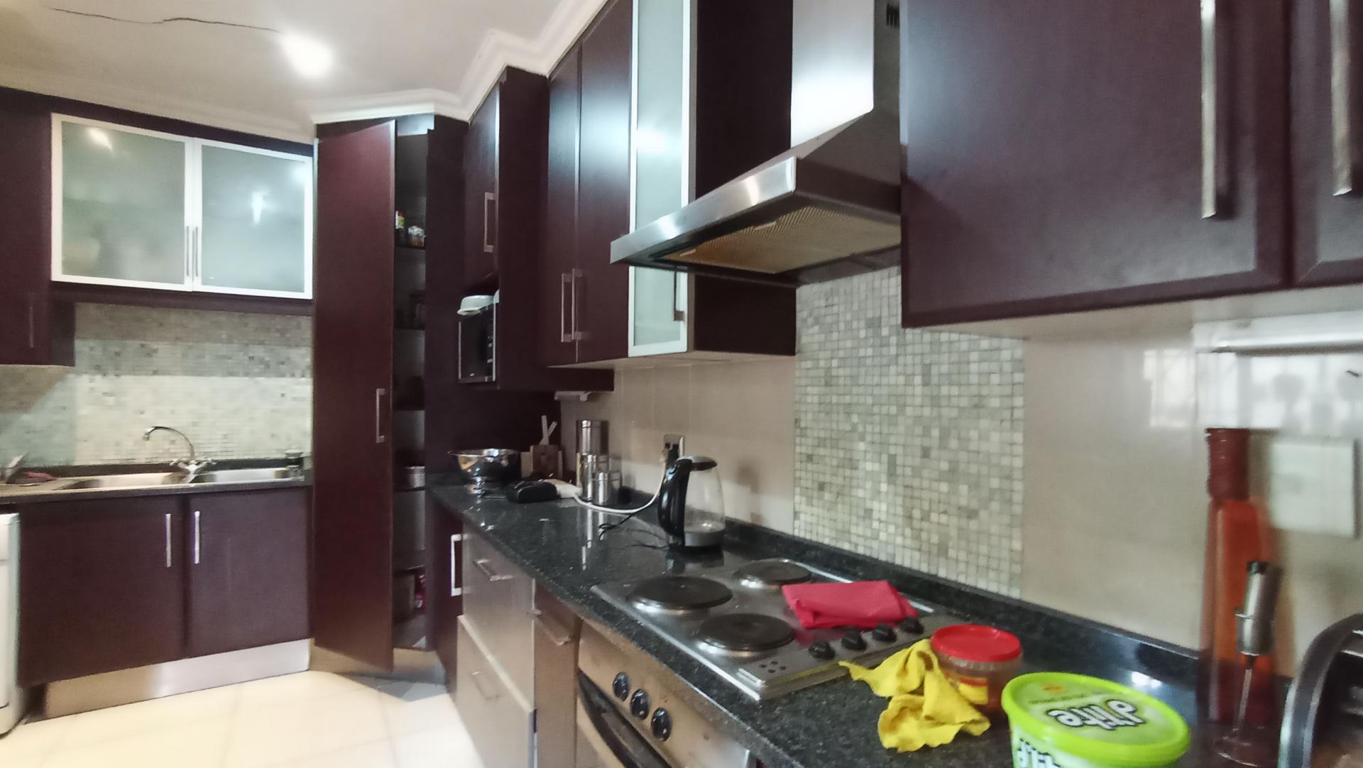 Kitchen - 21 square meters of property in Florida Hills