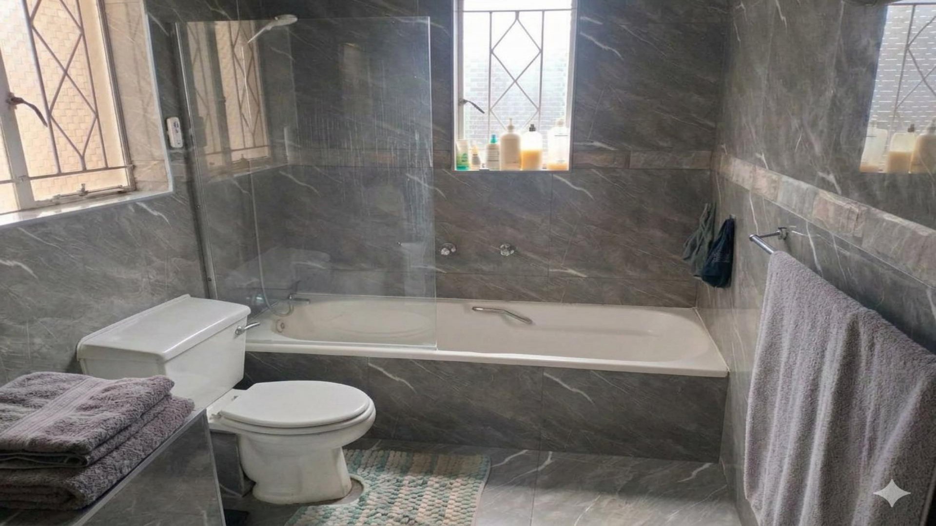Bathroom 1 - 7 square meters of property in Florida Hills