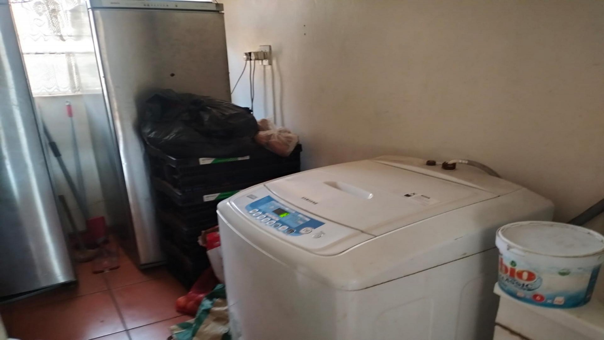 Laundry Room  of property in Florida Hills