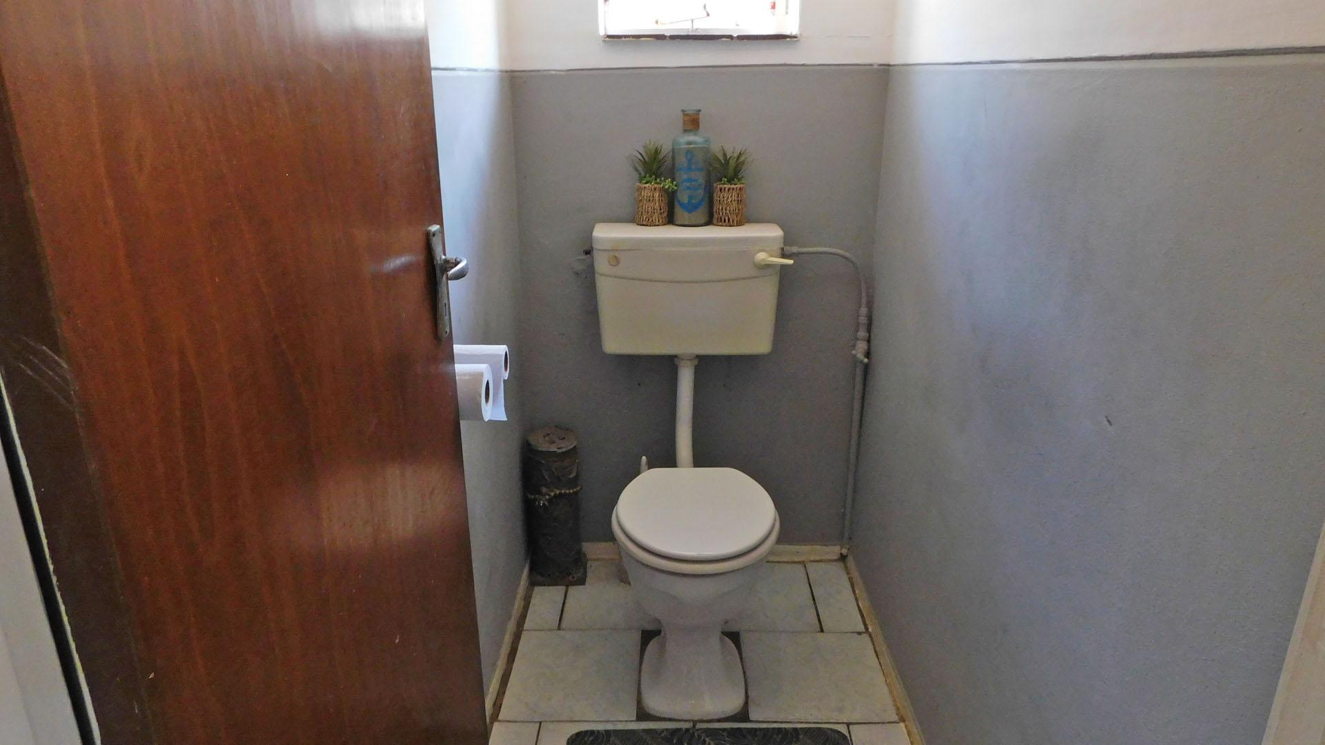 Guest Toilet of property in Wentworth 