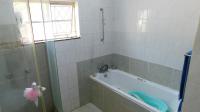 Bathroom 1 - 16 square meters of property in Wentworth 