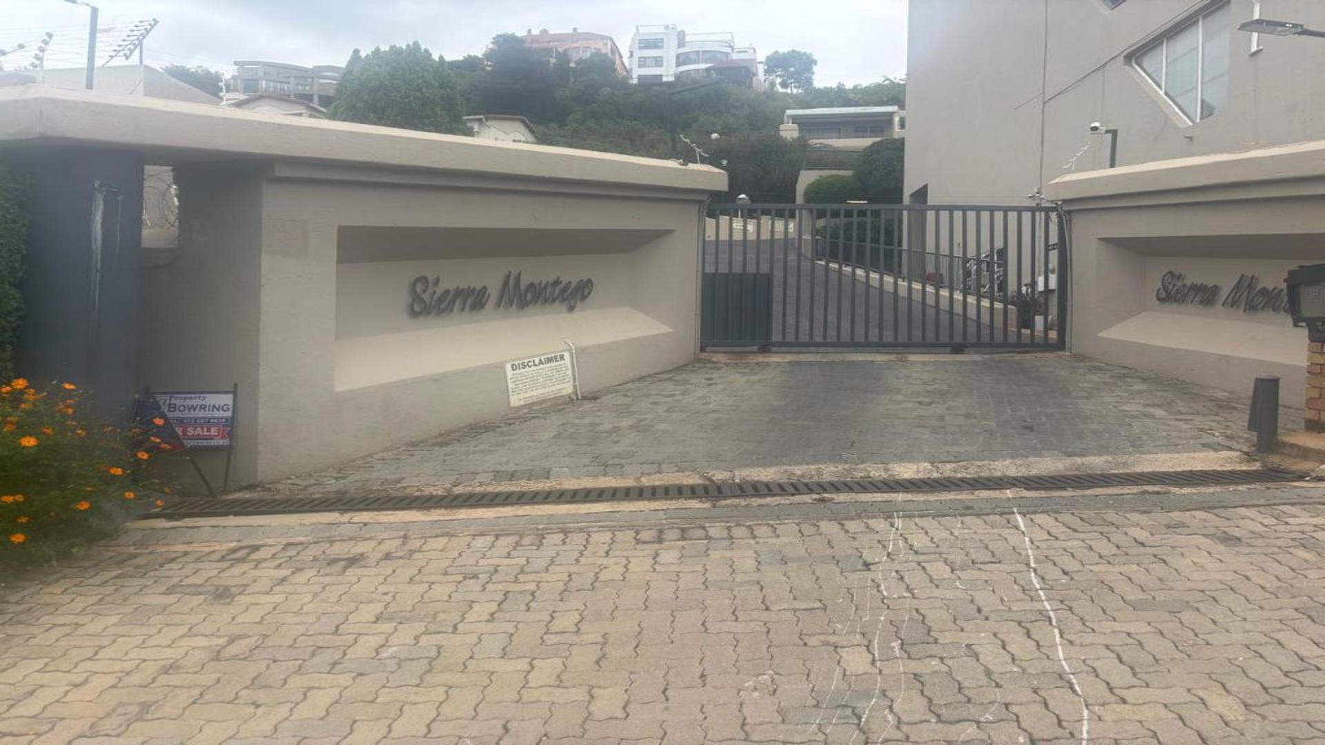 Front View of property in Constantia Kloof