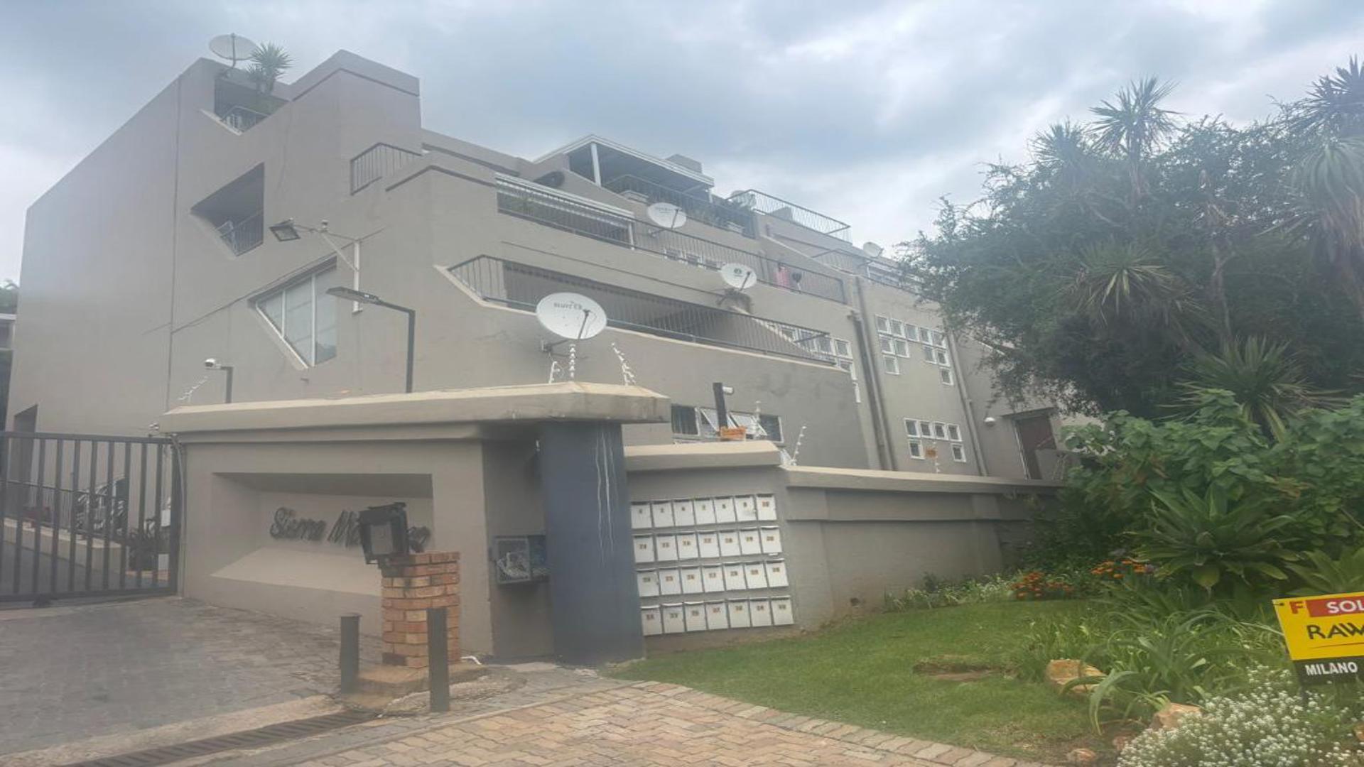 Front View of property in Constantia Kloof