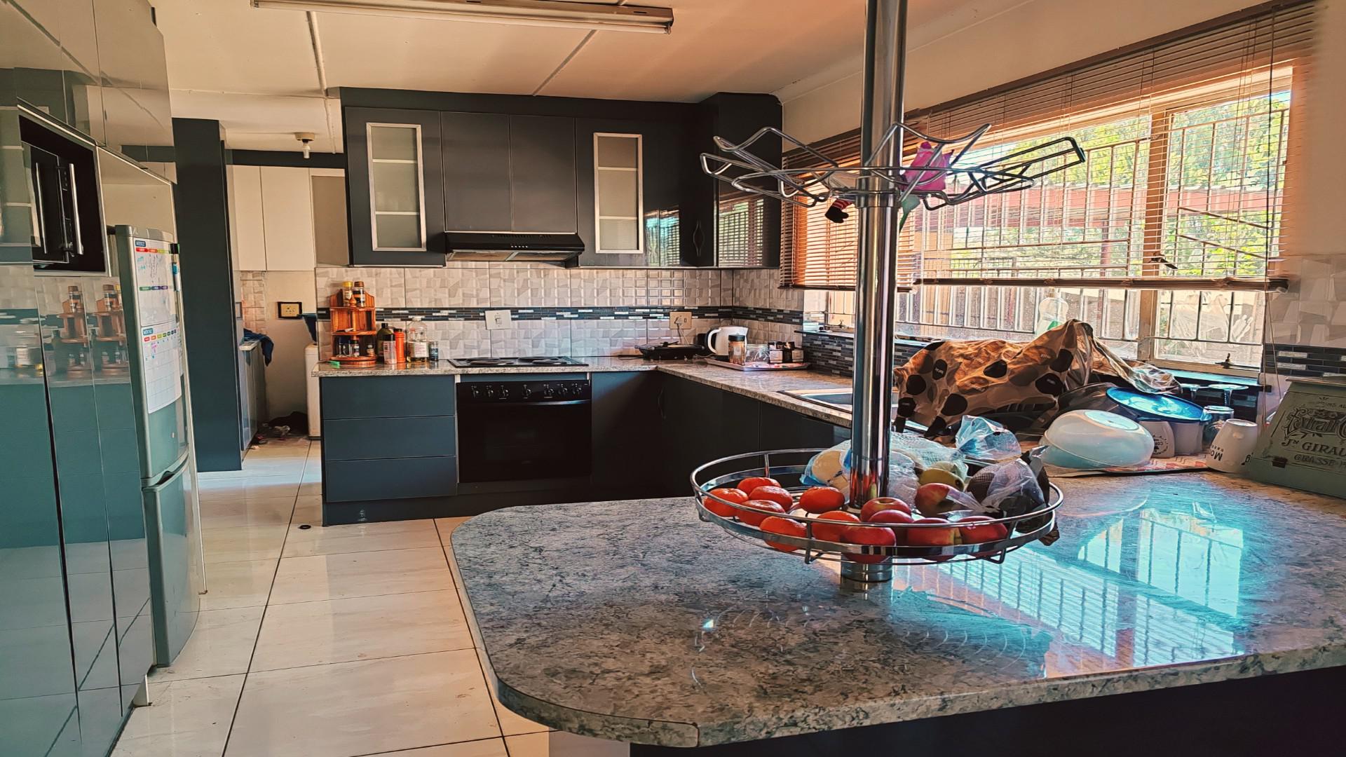 Kitchen of property in Pellissier