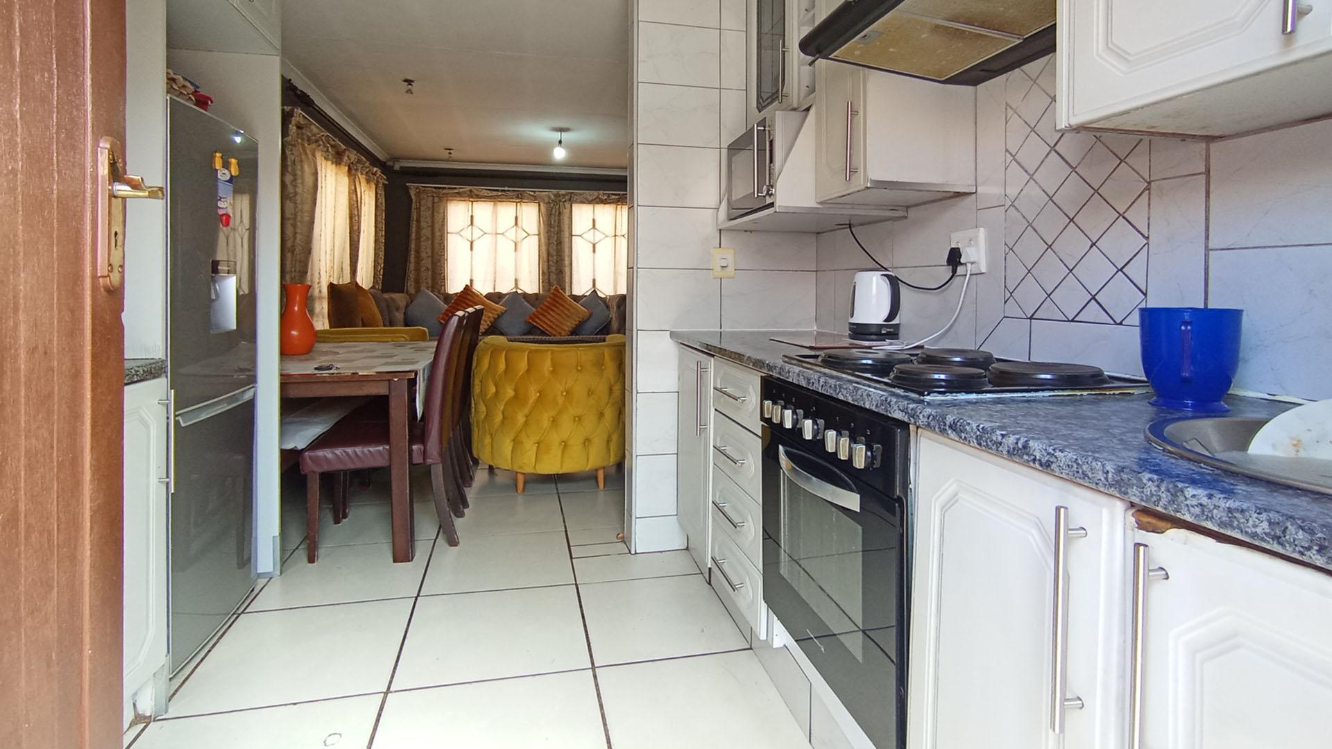 Kitchen of property in Clayville