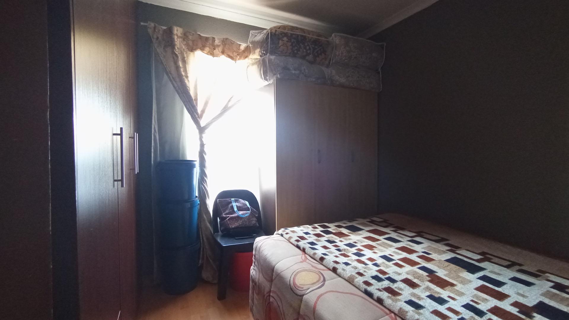 Bed Room 1 of property in Clayville