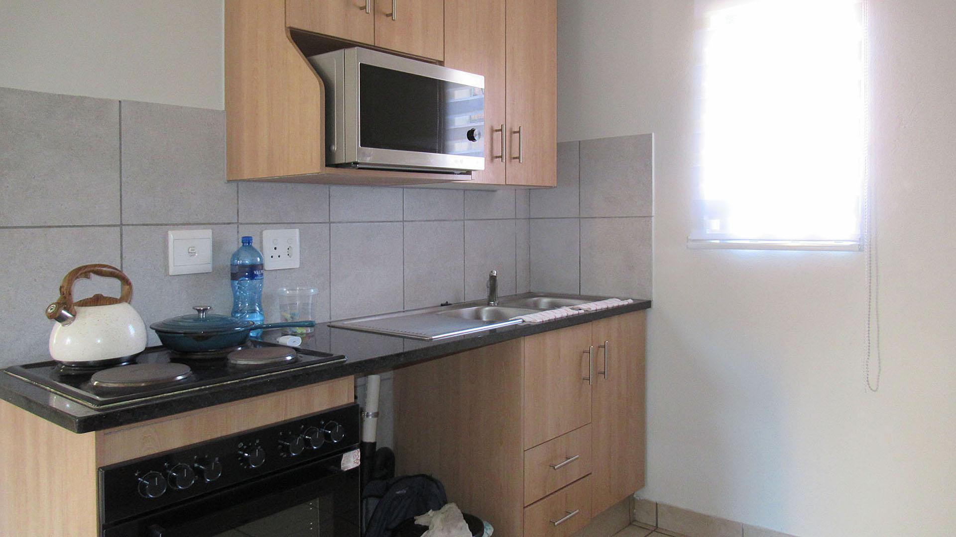 Kitchen - 7 square meters of property in Olifantsvlei 327-Iq