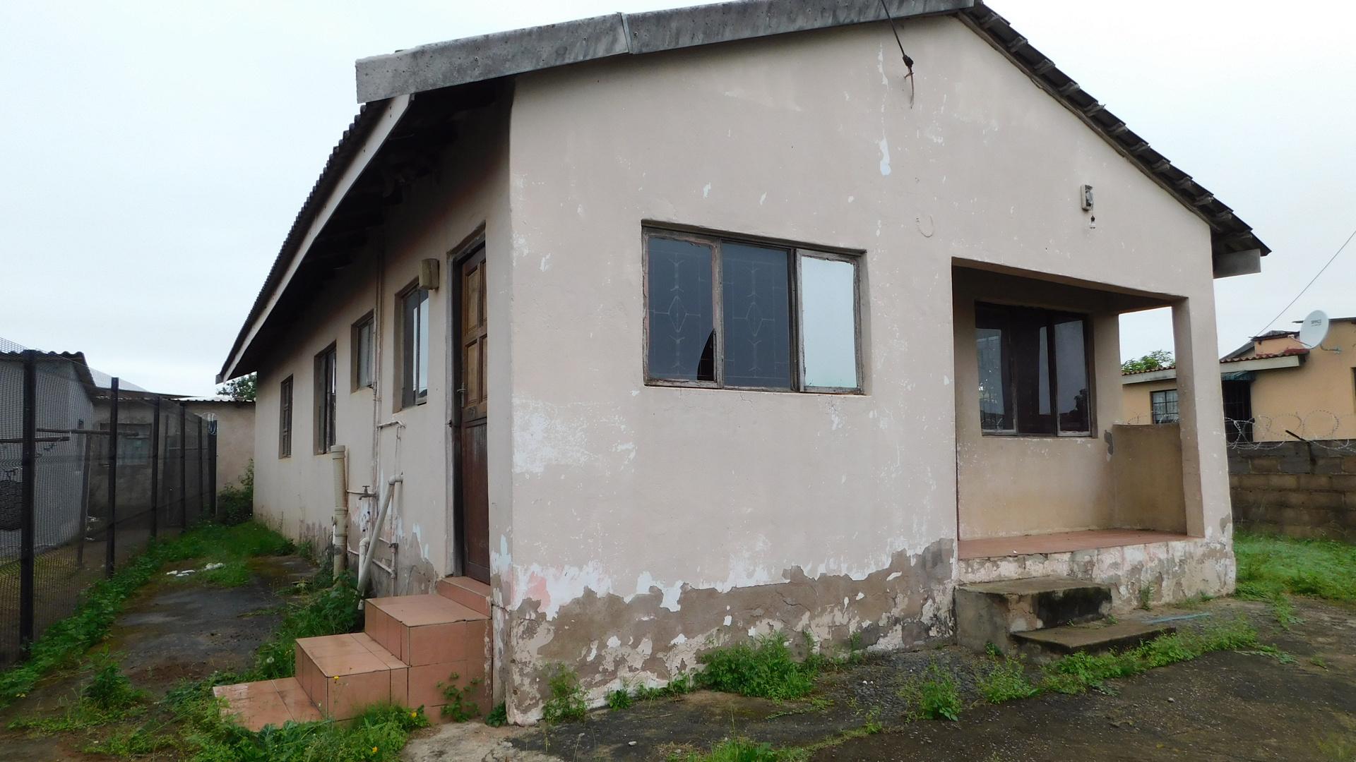 Front View of property in Hilltop Gardens