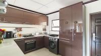 Kitchen - 15 square meters of property in Kengies