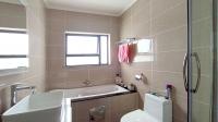 Bathroom 1 - 8 square meters of property in Kengies