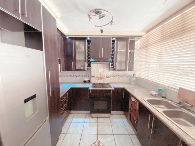 3 Bedroom Apartment for Sale For Sale in Sunnyside - MR620104