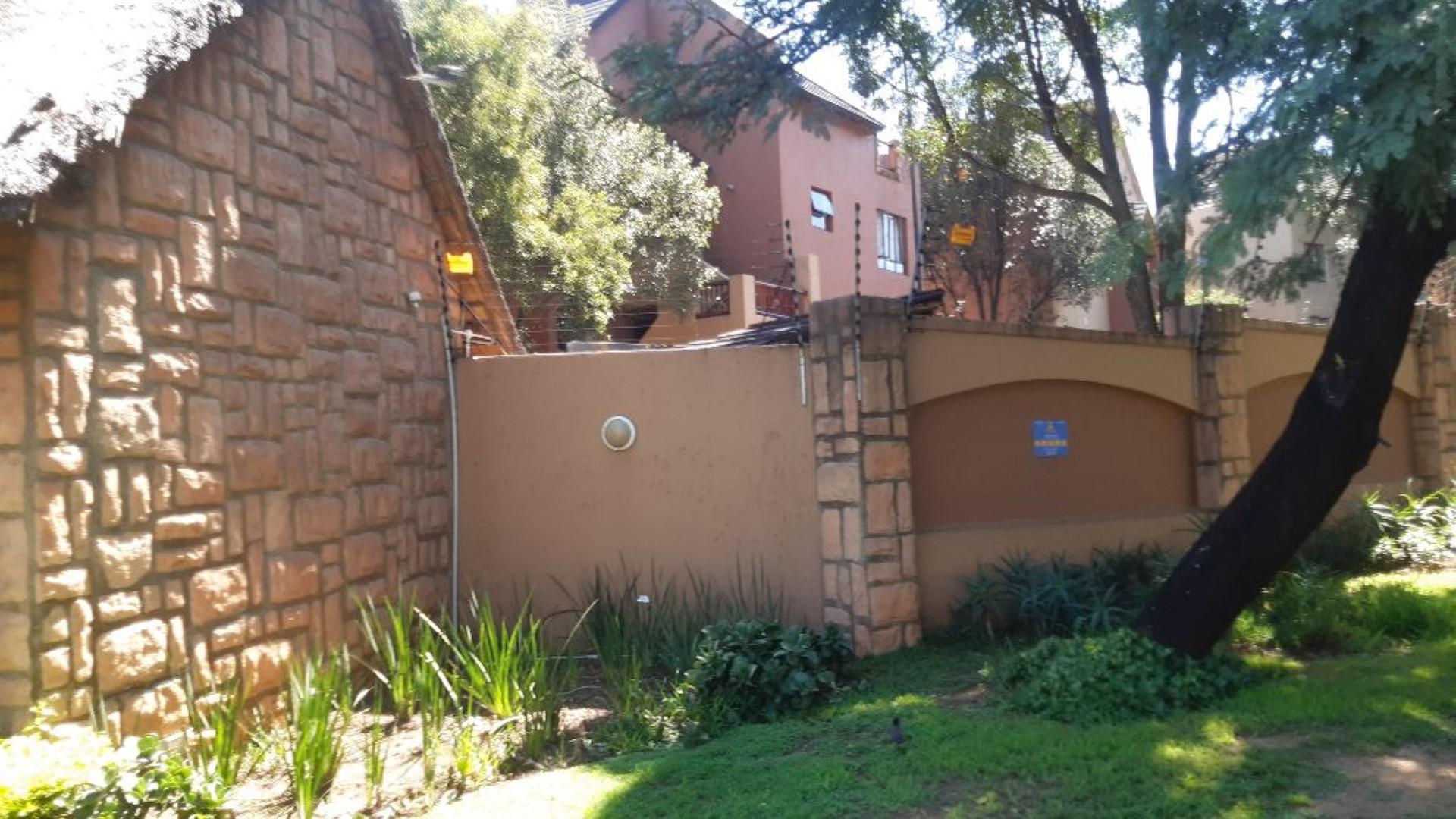 Front View of property in Douglasdale