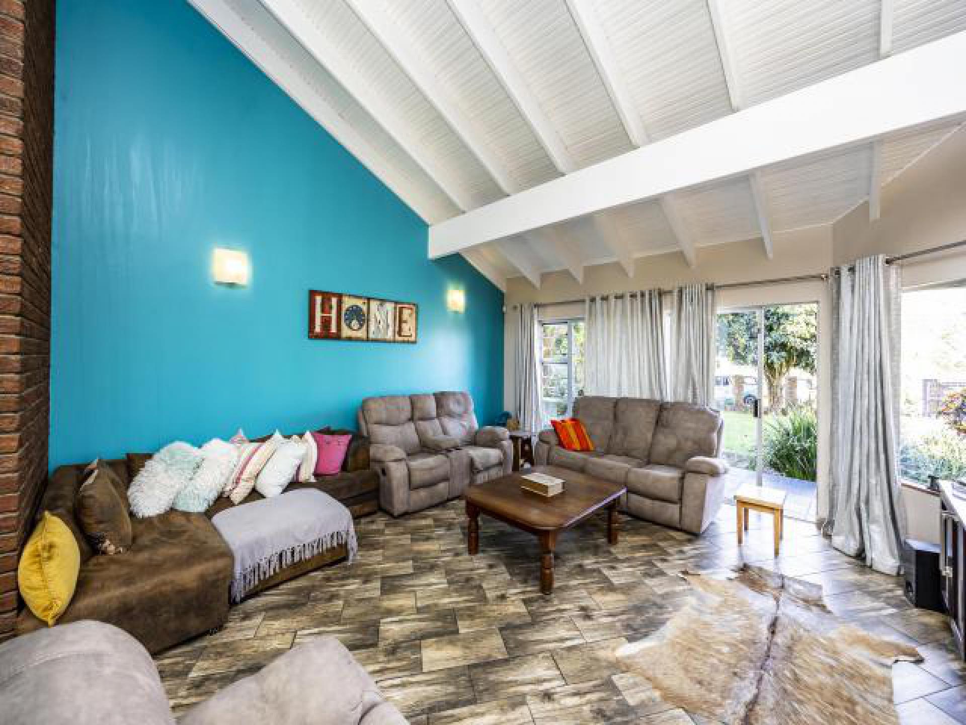 Lounges of property in Gonubie