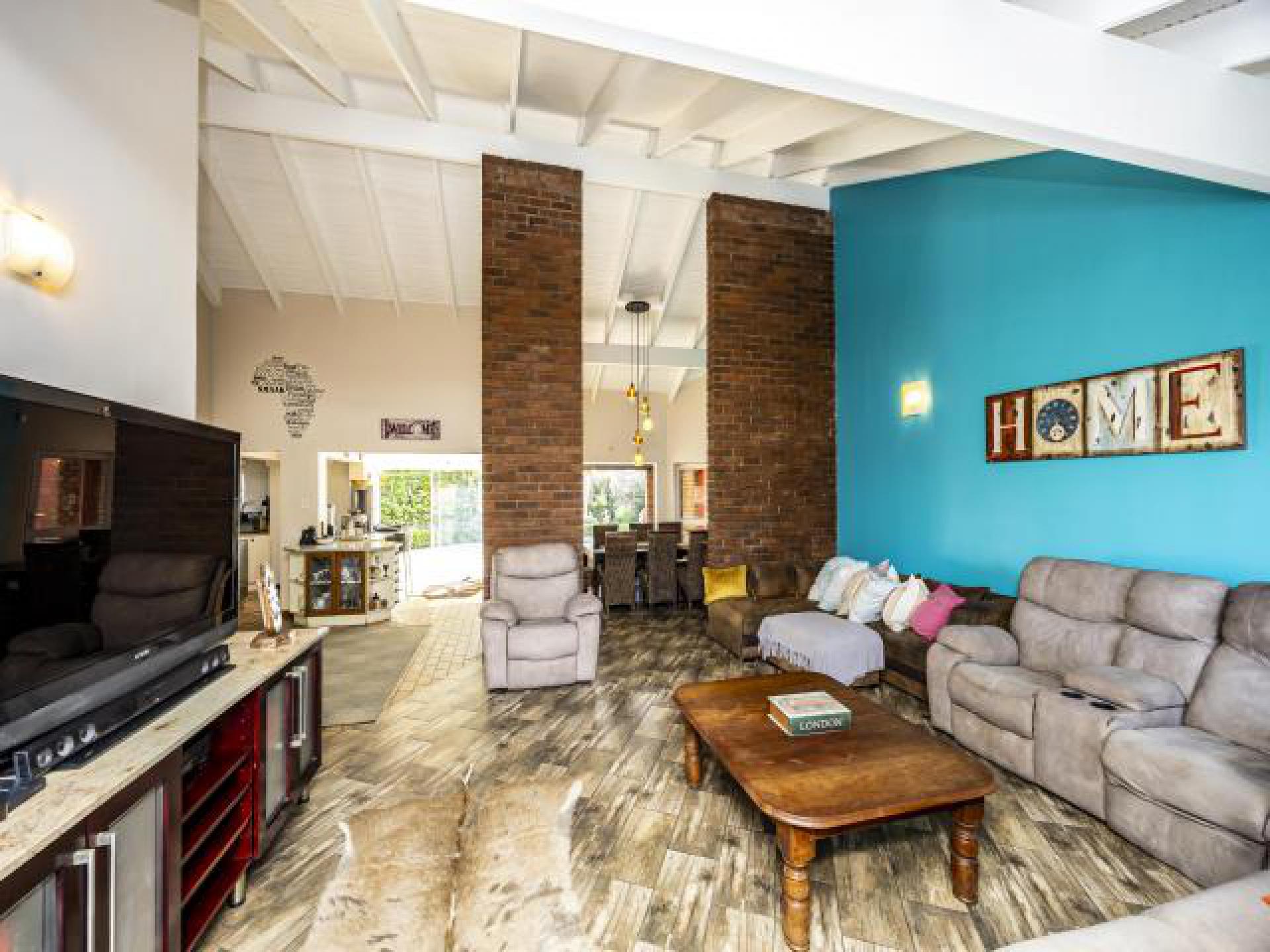 Lounges of property in Gonubie