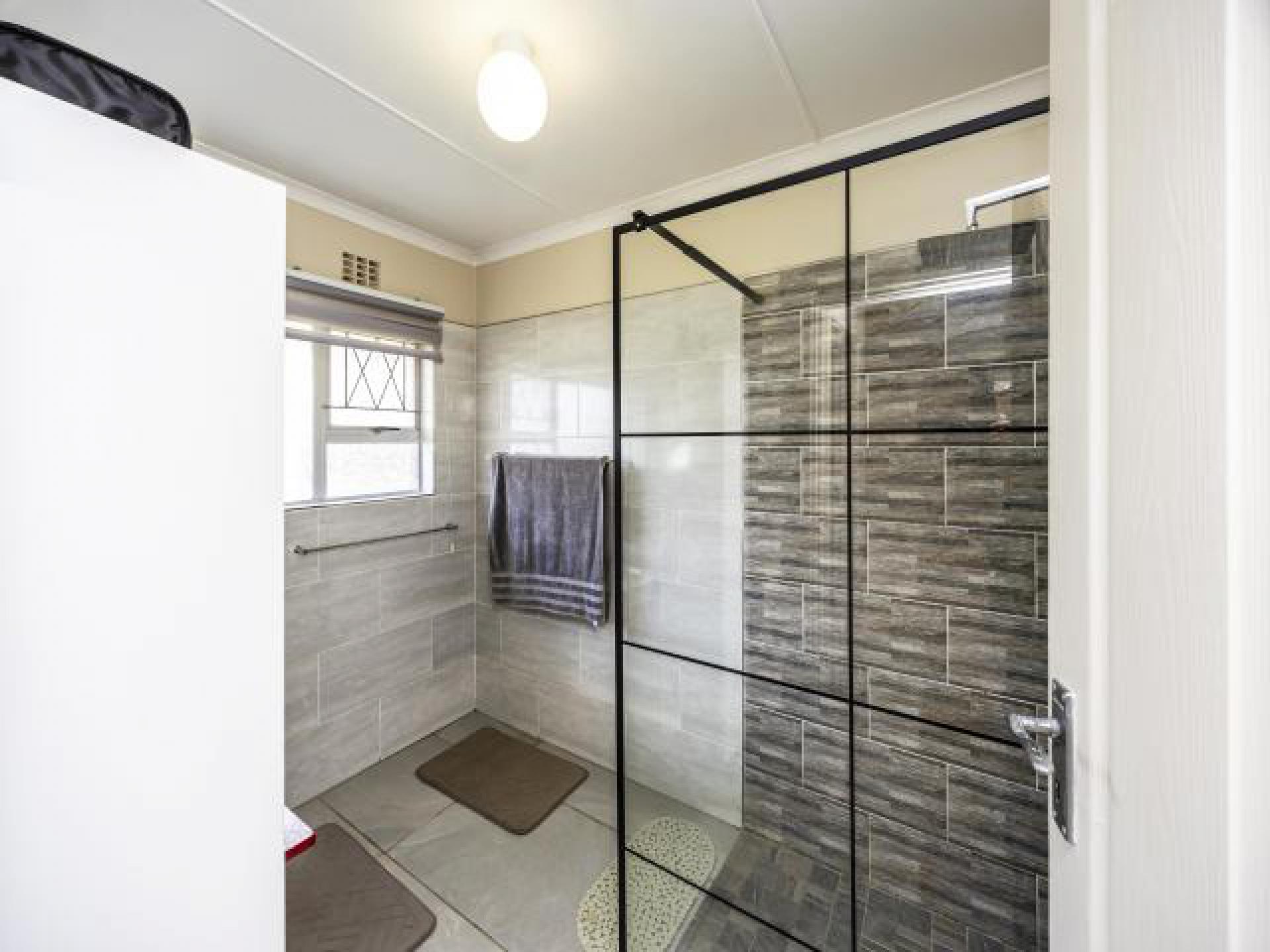 Bathroom 1 of property in Gonubie