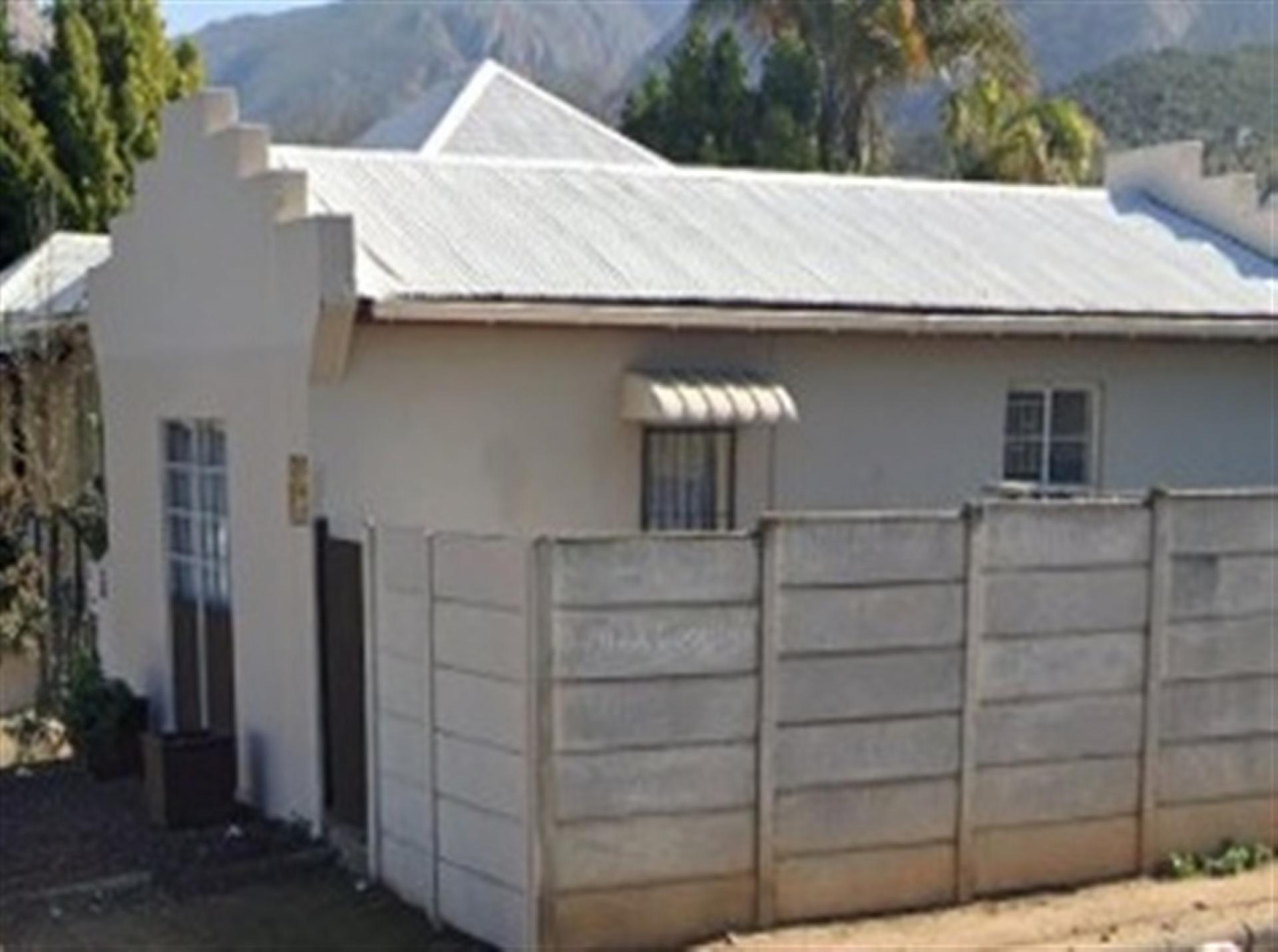 Front View of property in Montagu