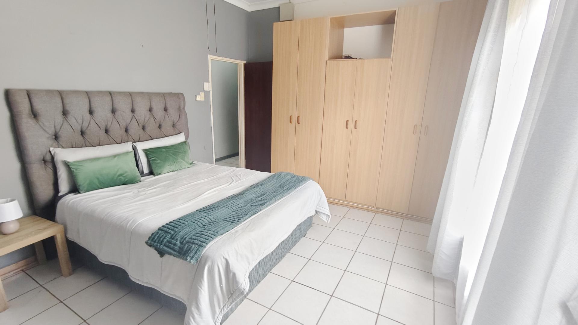 Bed Room 1 of property in Petrusburg