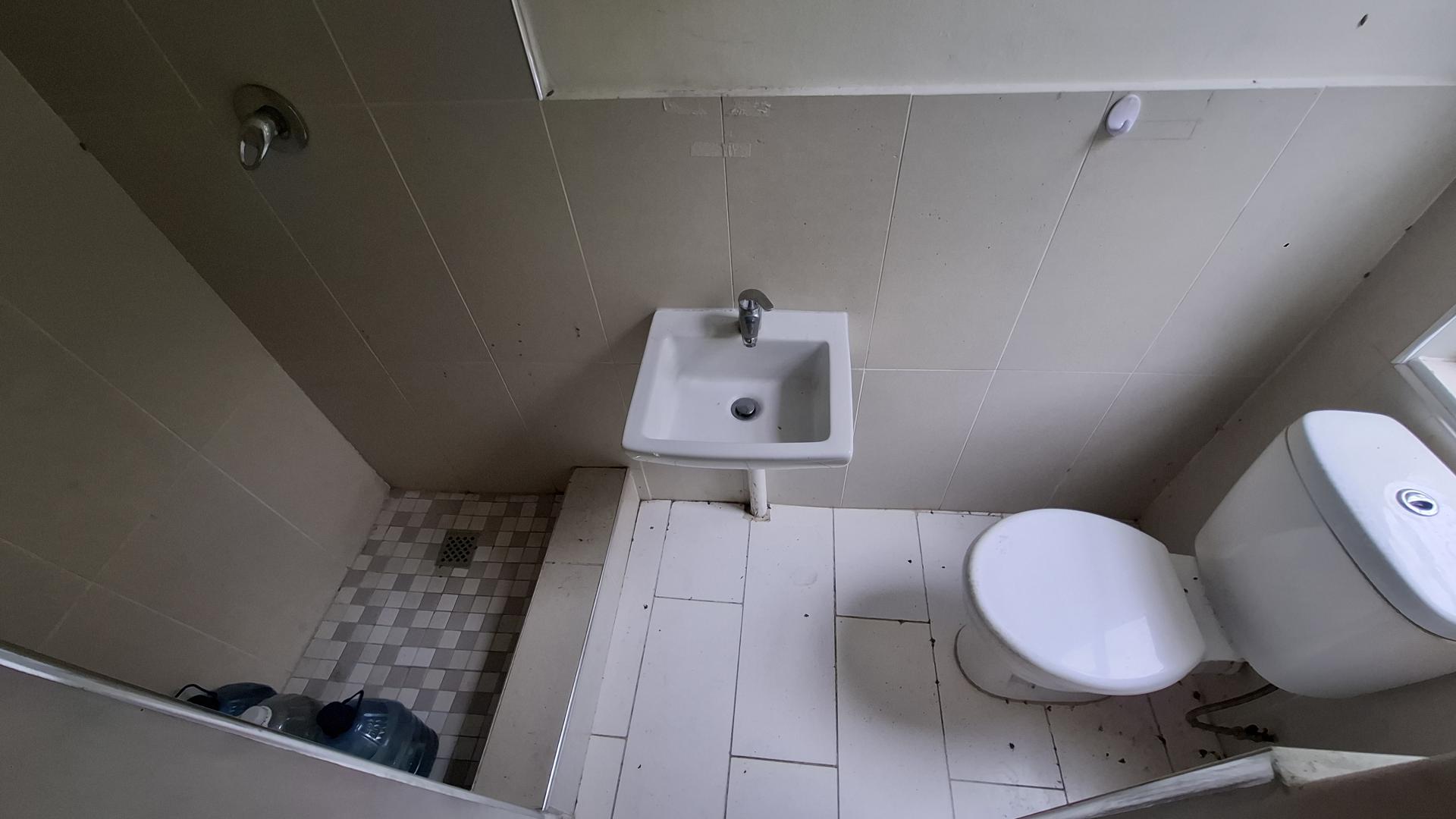 Bathroom 2 of property in Port Edward