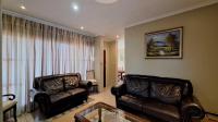 Lounges - 22 square meters of property in Witpoortjie