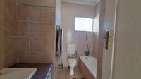 Bathroom 1 - 6 square meters of property in Witpoortjie