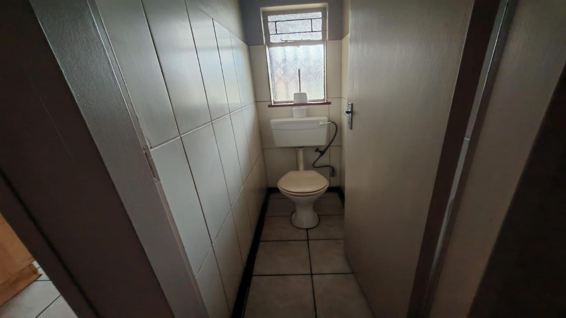 Bathroom 1 of property in Vanderbijlpark
