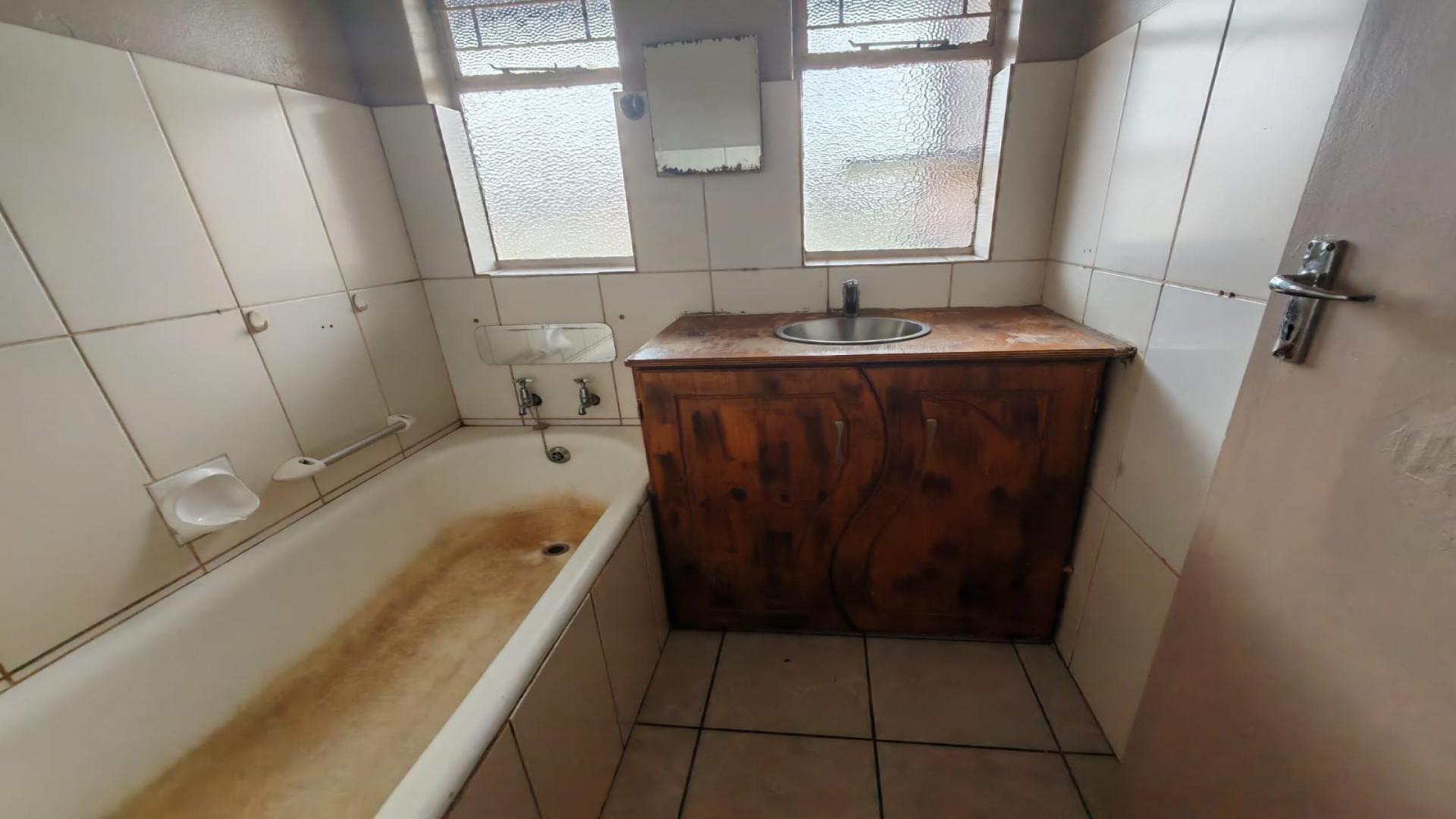 Bathroom 2 of property in Vanderbijlpark