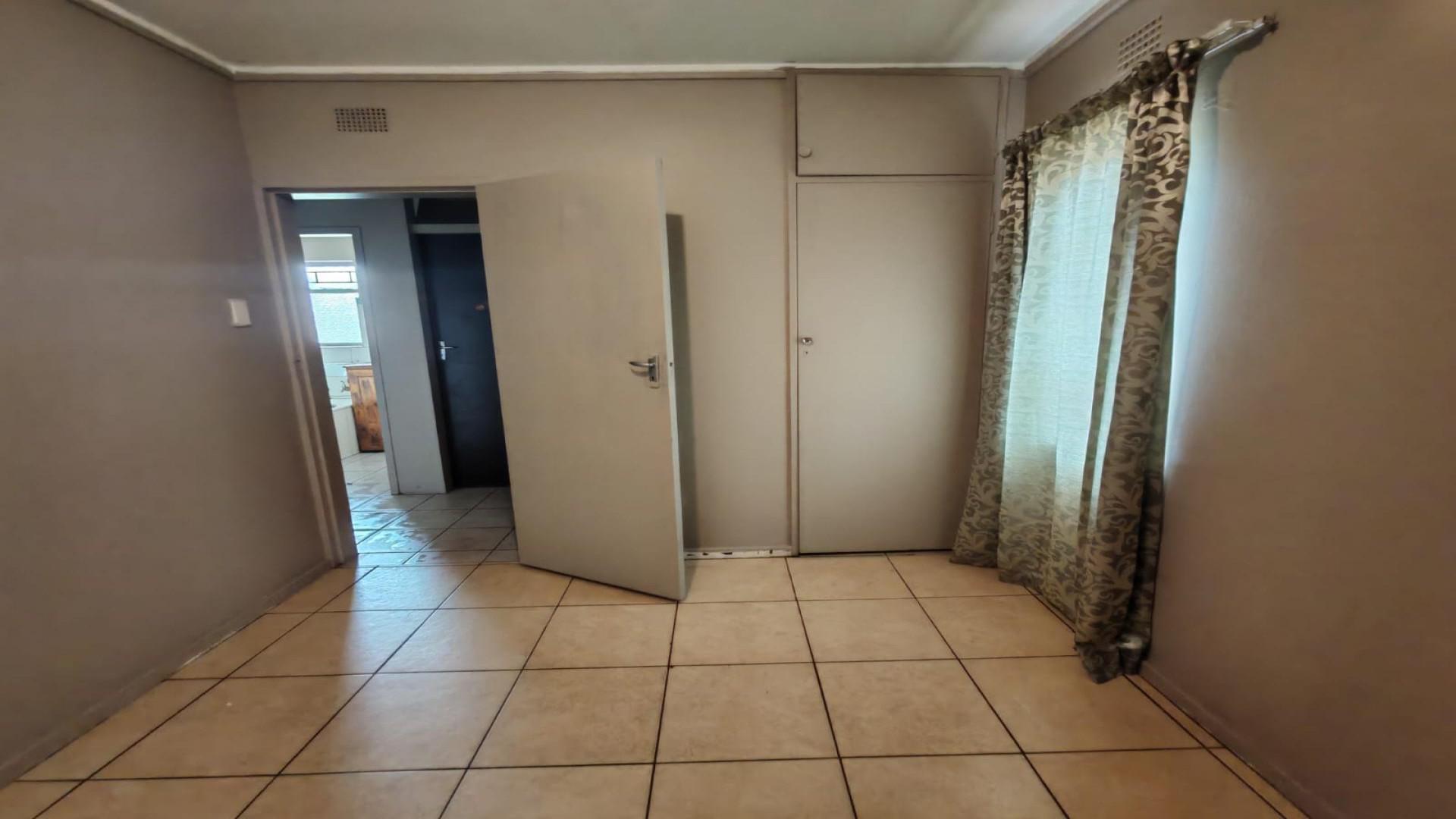 Bed Room 2 of property in Vanderbijlpark