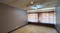 Lounges - 22 square meters of property in Vanderbijlpark