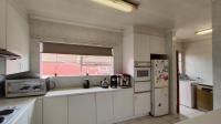 Kitchen - 20 square meters of property in Van Riebeeckpark