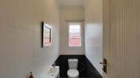Bathroom 1 - 3 square meters of property in Van Riebeeckpark
