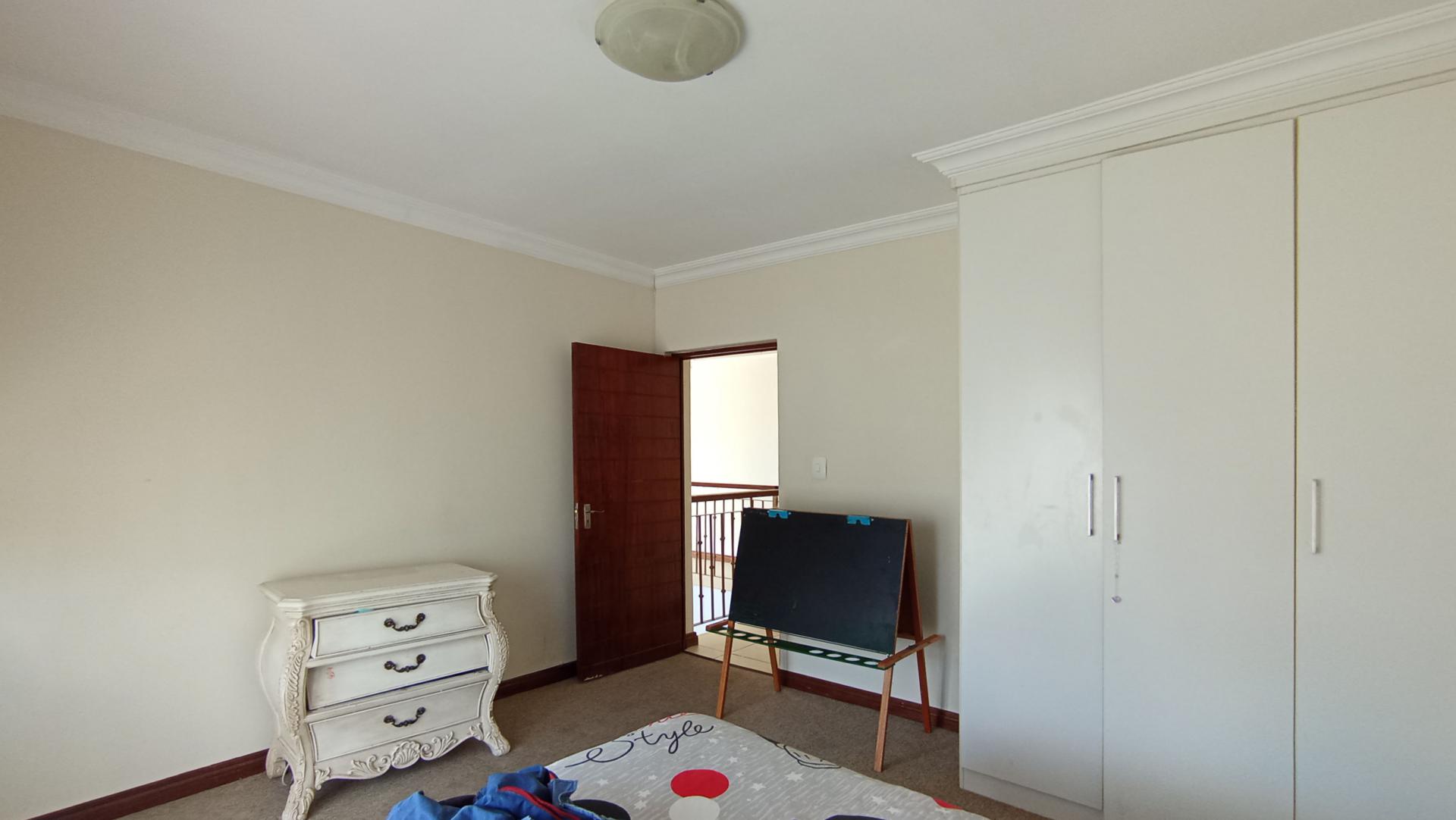 Bed Room 3 of property in Savanna Hills Estate