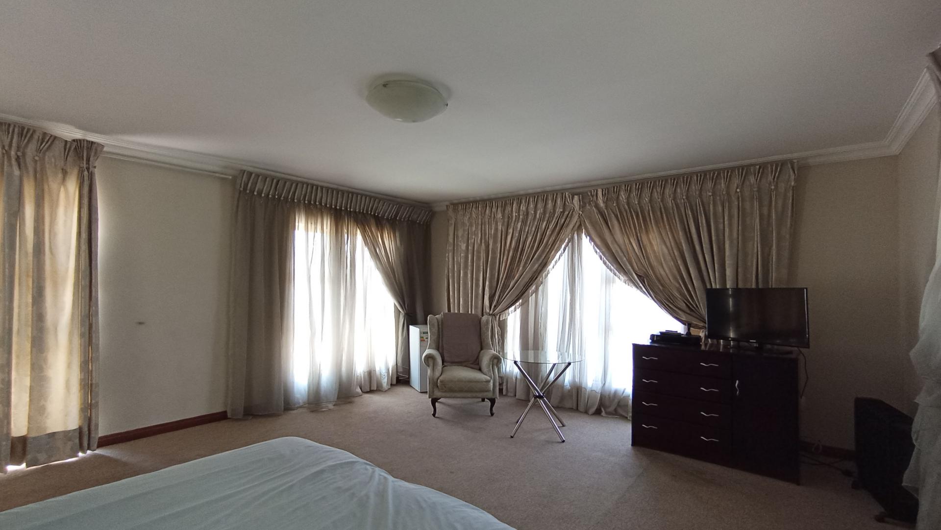 Main Bedroom - 55 square meters of property in Savanna Hills Estate