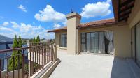 Balcony - 81 square meters of property in Savanna Hills Estate