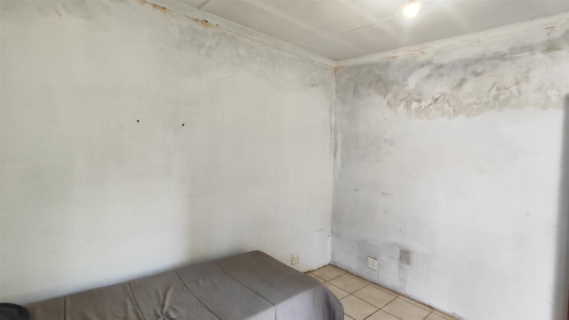 Flatlet - 31 square meters of property in Klopperpark