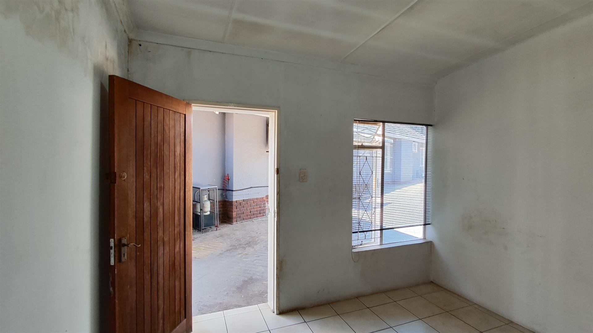 Flatlet - 31 square meters of property in Klopperpark