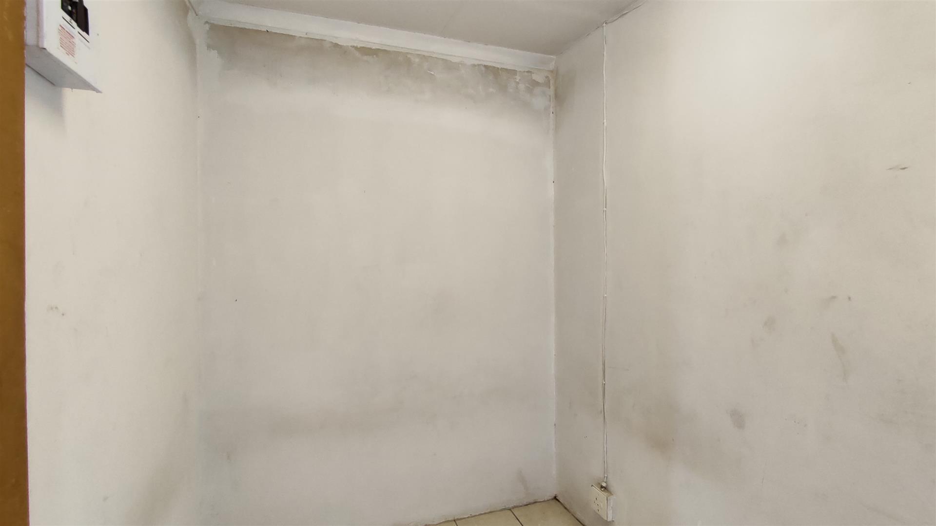 Flatlet - 31 square meters of property in Klopperpark