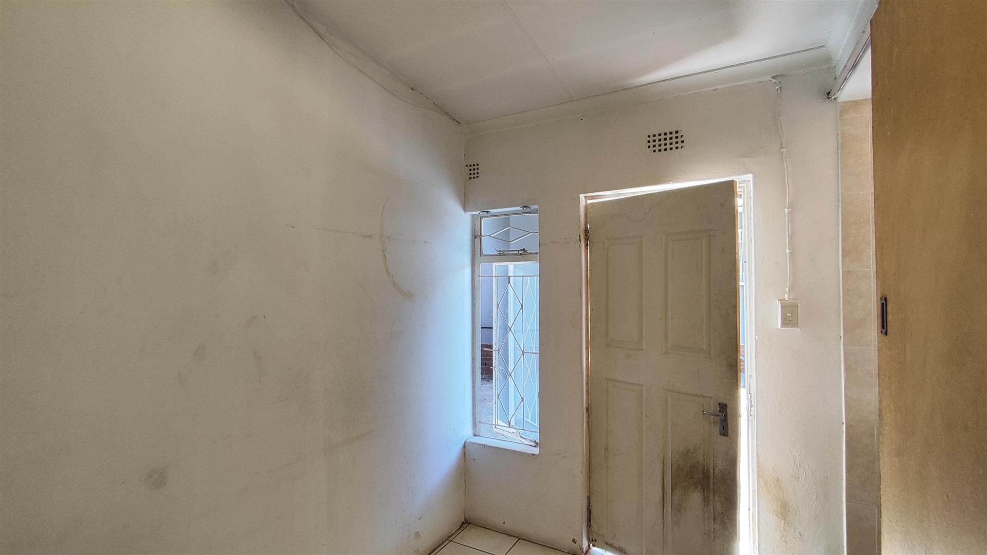 Flatlet - 31 square meters of property in Klopperpark