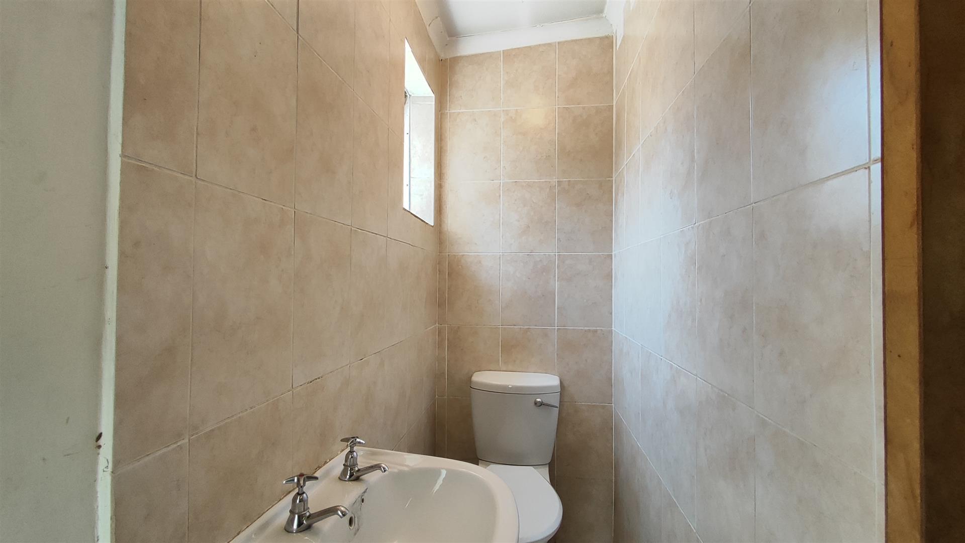 Flatlet - 31 square meters of property in Klopperpark