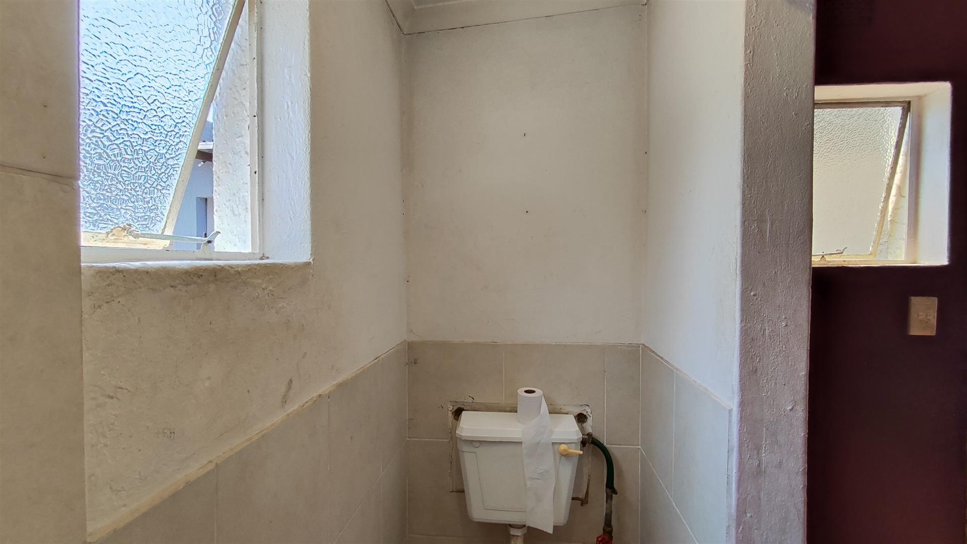 Flatlet - 31 square meters of property in Klopperpark