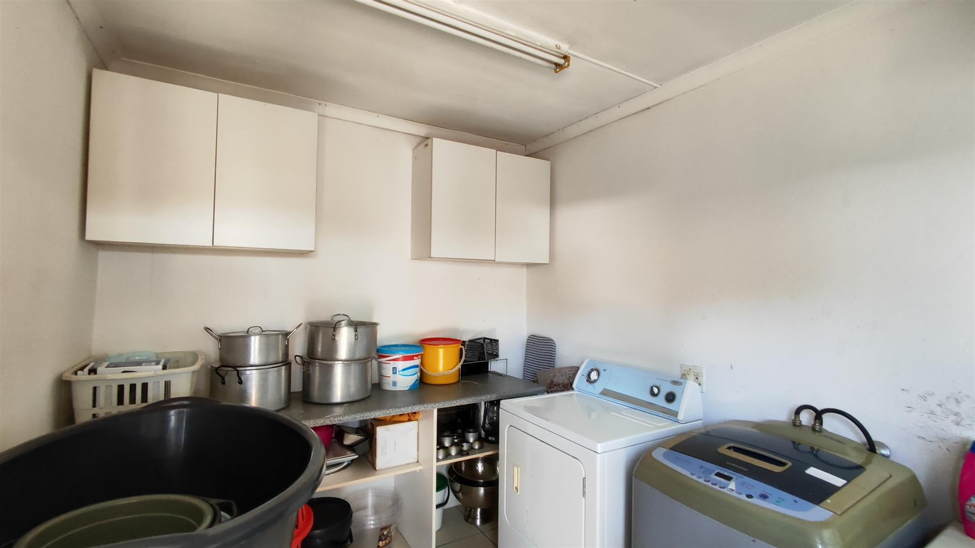 Spaces - 20 square meters of property in Klopperpark