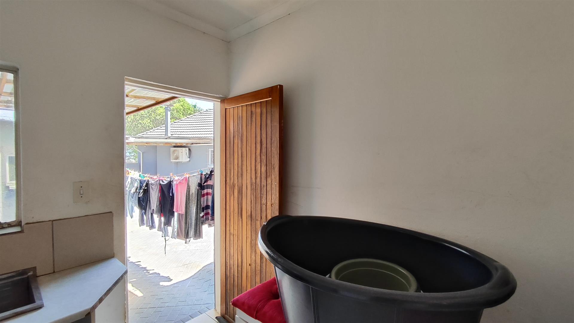 Spaces - 20 square meters of property in Klopperpark