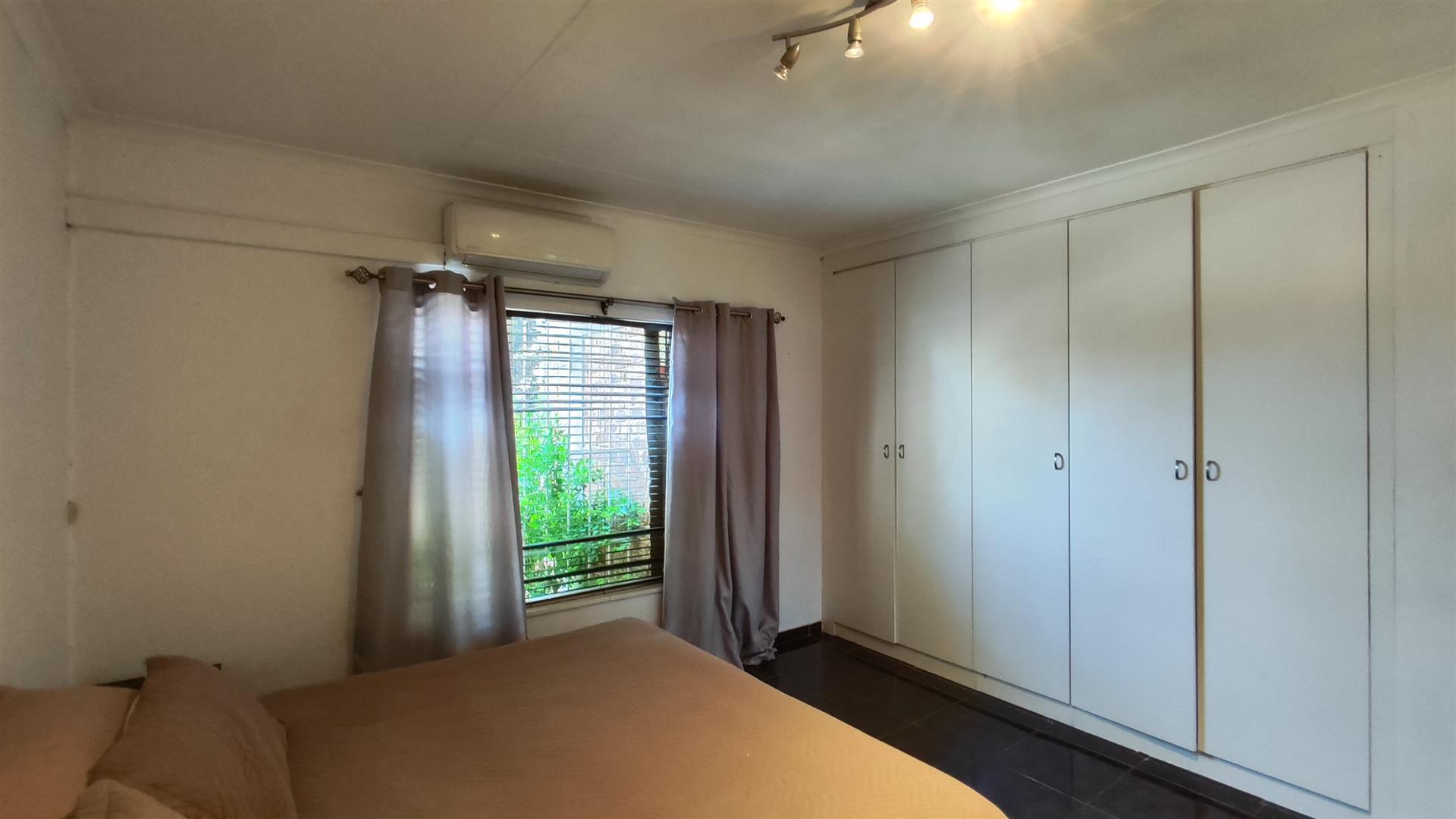 Bed Room 1 - 19 square meters of property in Klopperpark