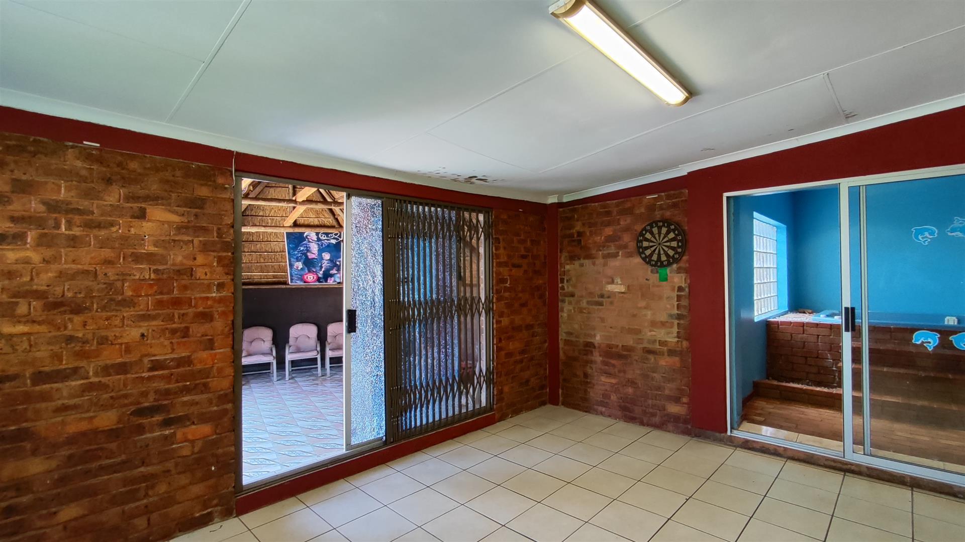 Entertainment - 73 square meters of property in Klopperpark