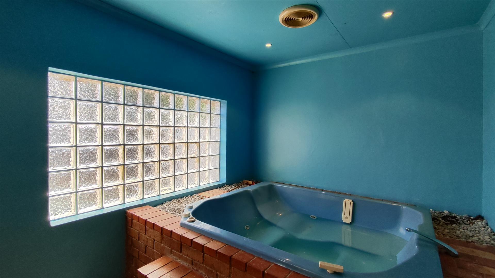 Entertainment - 73 square meters of property in Klopperpark