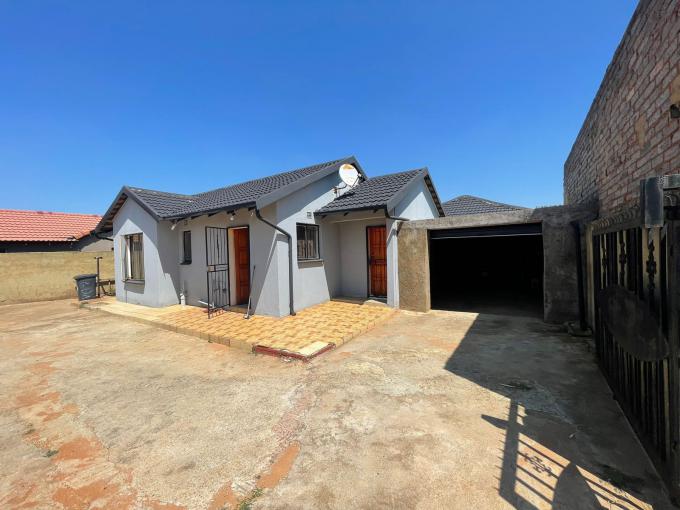 3 Bedroom Freehold Residence for Sale For Sale in Protea Glen - MR620731