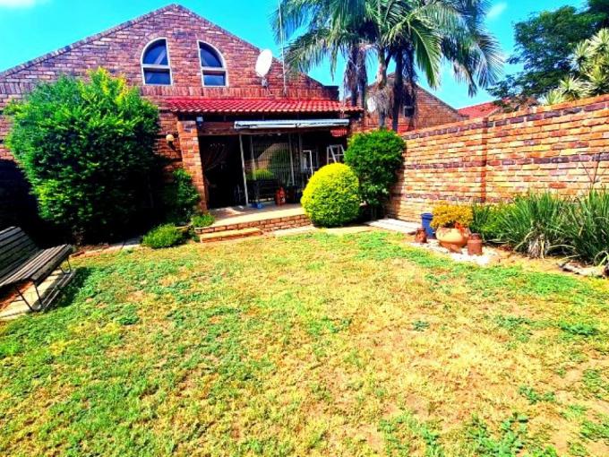 3 Bedroom Simplex for Sale For Sale in Welgelegen (Polokwane) - MR620810