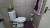 Bathroom 1 - 7 square meters of property in Klipkop